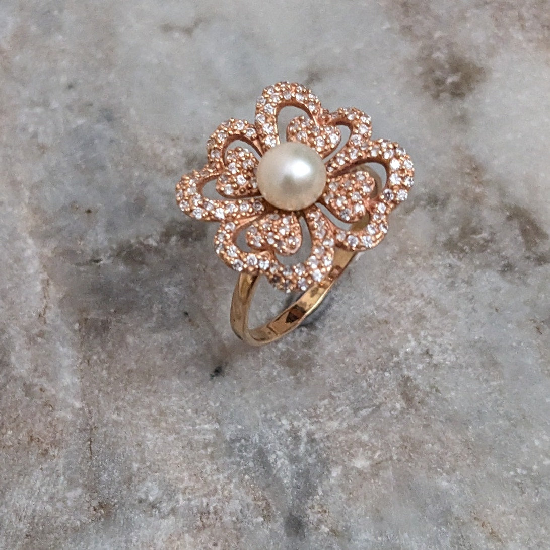 Vintage 14k Rose Gold Faux Pearl White Stone Accent Heart Clover Ring Size 8.25