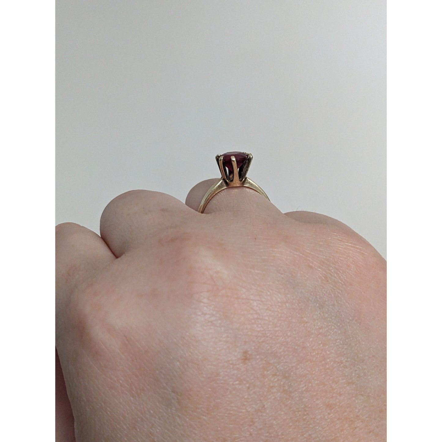 Vintage 10k Yellow Gold Ring with Red Gem Size 7.5