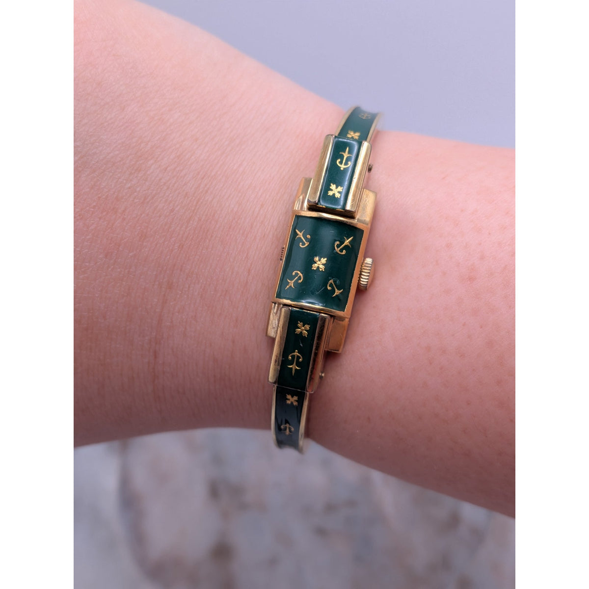Vintage Ritma MANUAL Gold Tone Peekaboo Watch Green Enamel Gold Flower & Anchors