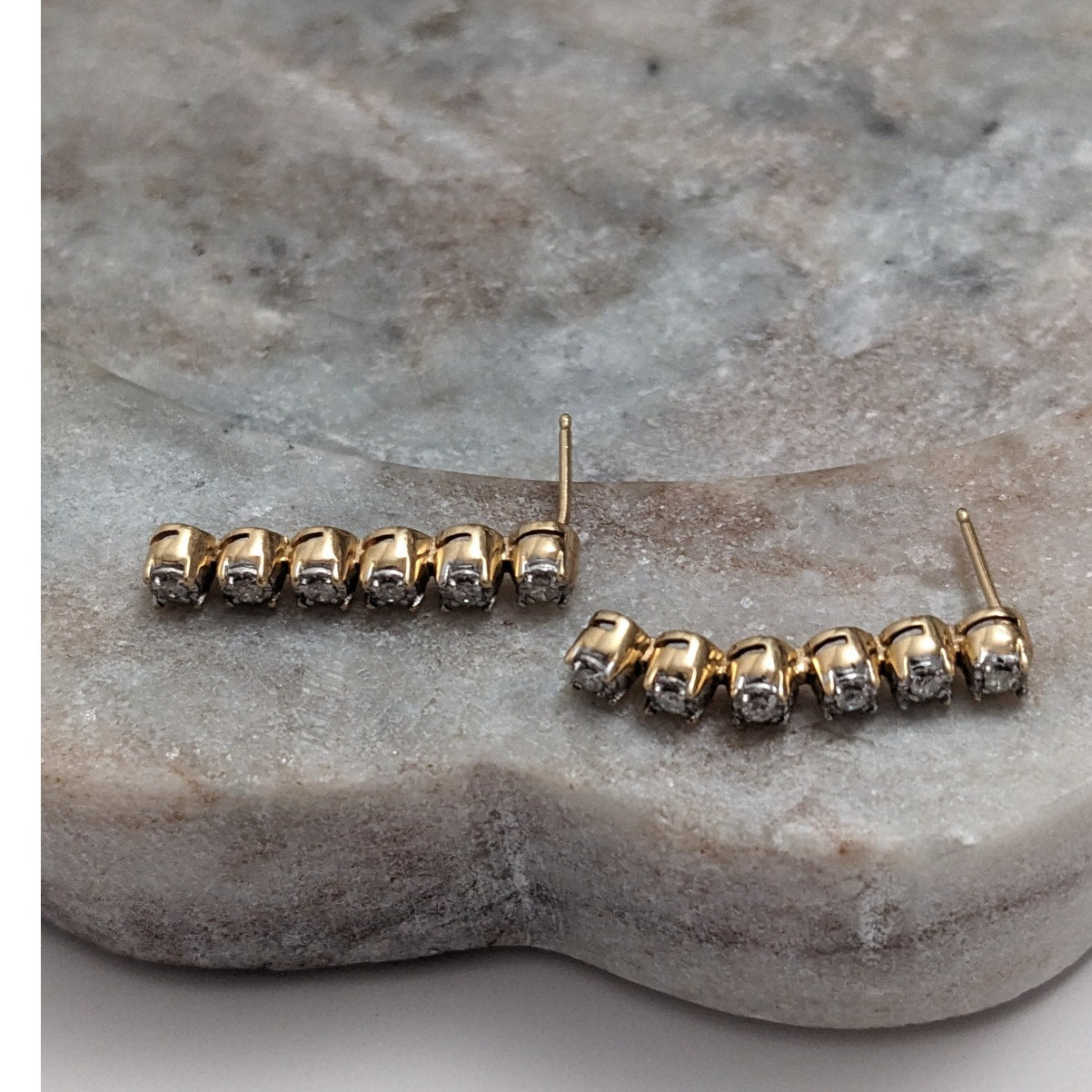 Vintage Unmarked 14k Yellow Gold Graduated Linear Diamond Drop Earrings