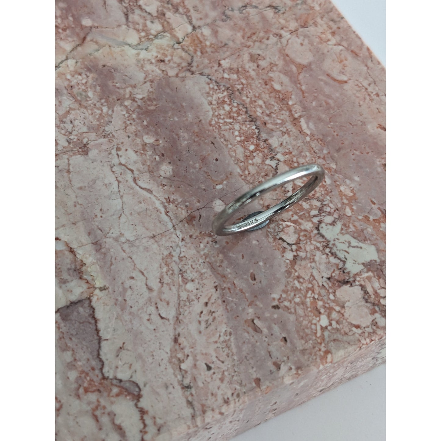 Estate 14k White Gold Simple Thin 2mm Wedding Band Rang Size 9.25