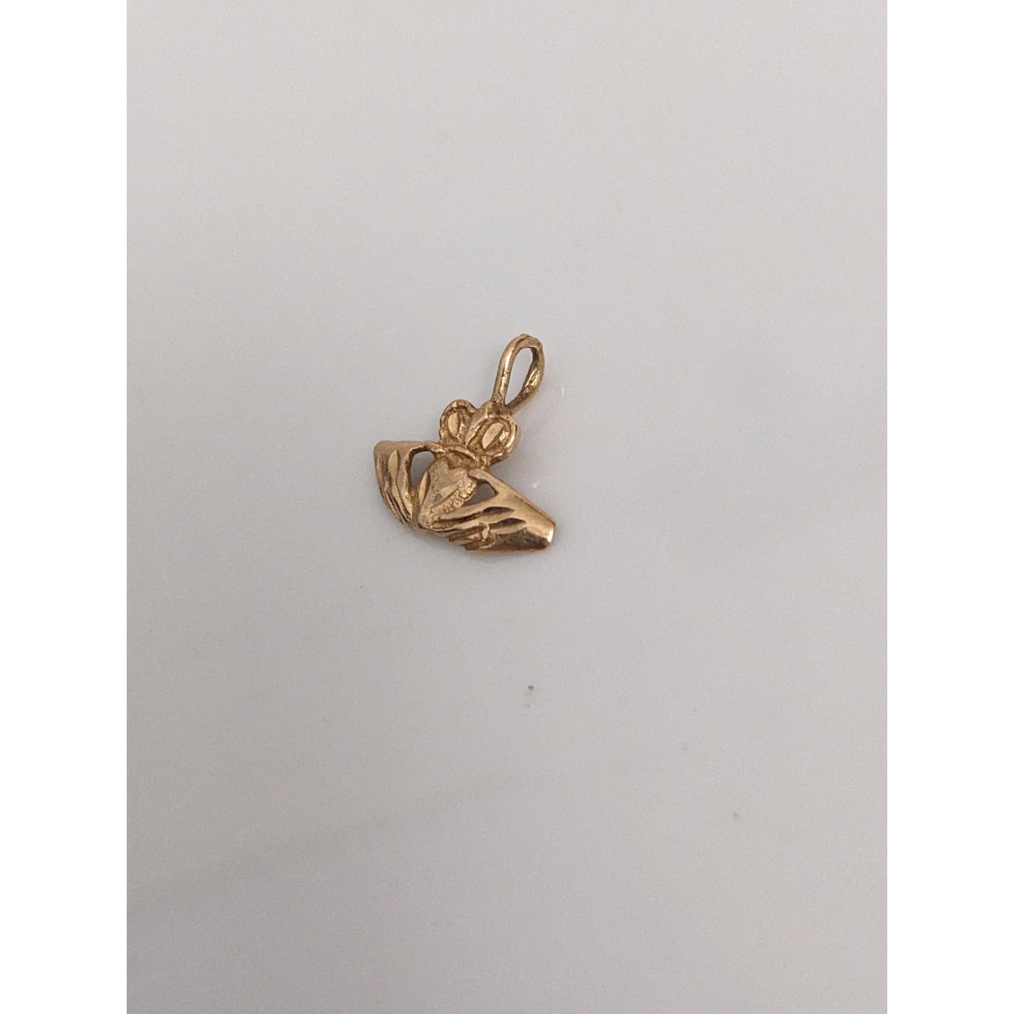 Vintage 14k Yellow Gold Claddagh Crown Heart Pendant
