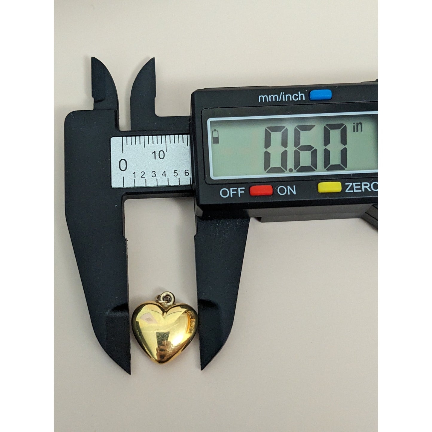 Estate 14k Yellow Gold Unmarked Hollow Puffy Mini Heart Charm