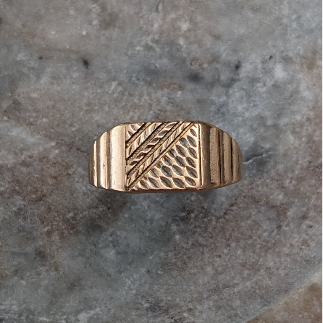Vintage 14k Gold  Herringbone Pattern SignetRing Size 11.75