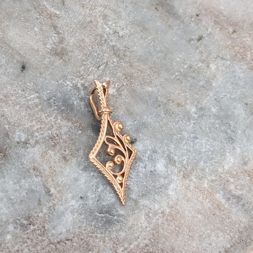 Vintage 14k Yellow Gold Leaf on Rhombus Shaped Pendant
