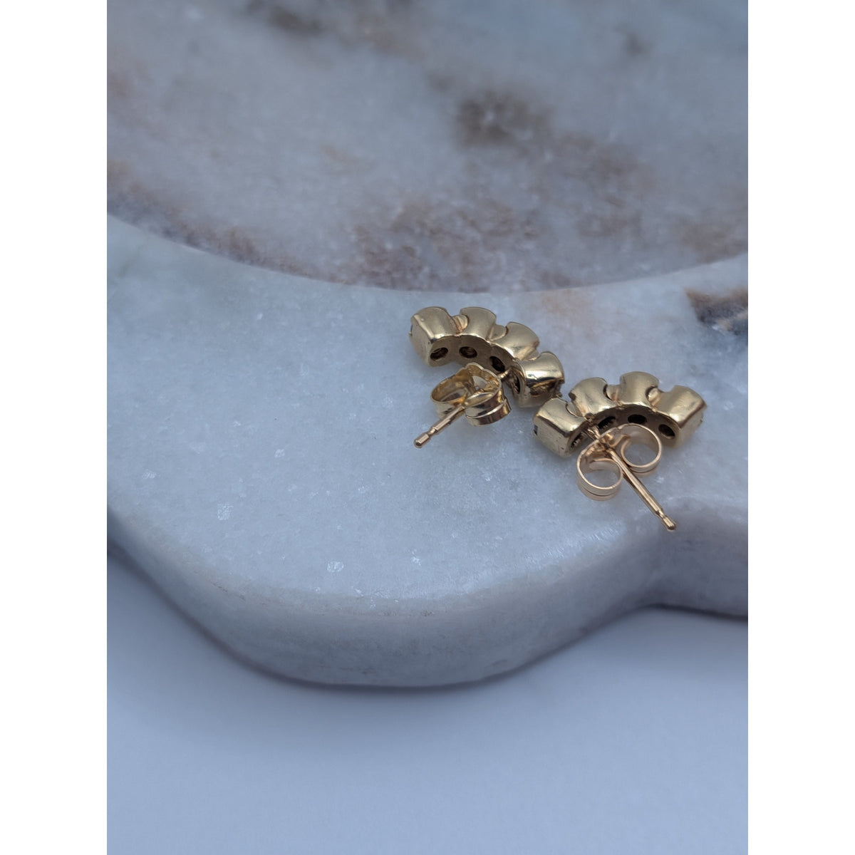 Vintage 18k Solid Yellow Gold Bubble Bezel Graduated Diamonds Push Back Earrings