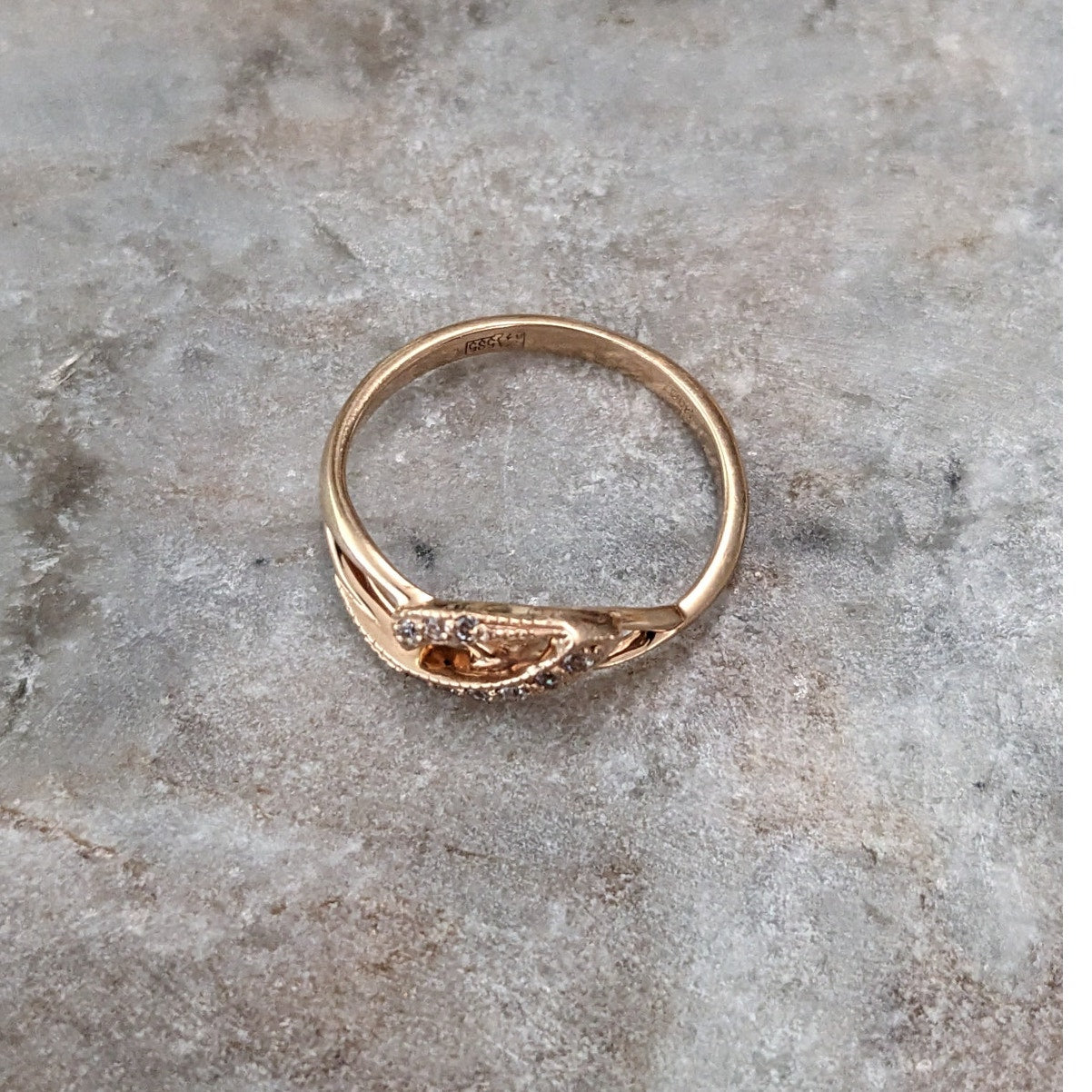 Vintage 14k Yellow Gold Crossover Swirl Accent Stones Ring Size 6.5
