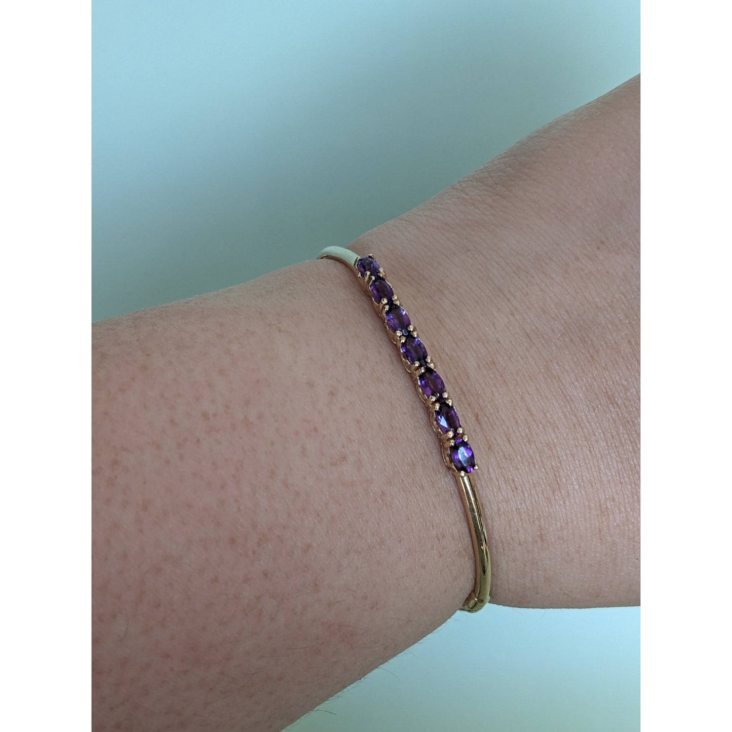 Vintage 14k Yellow Gold Hollow Bangle with Oval Purple Amethyst Bracelet