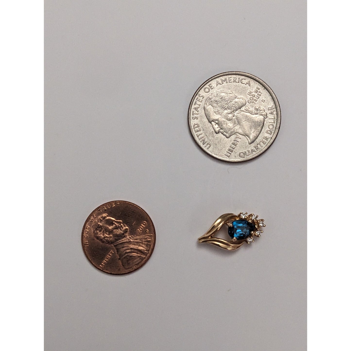 Vintage Unmarked 14k Yellow Gold Blue Topaz Diamond Accent Pendant