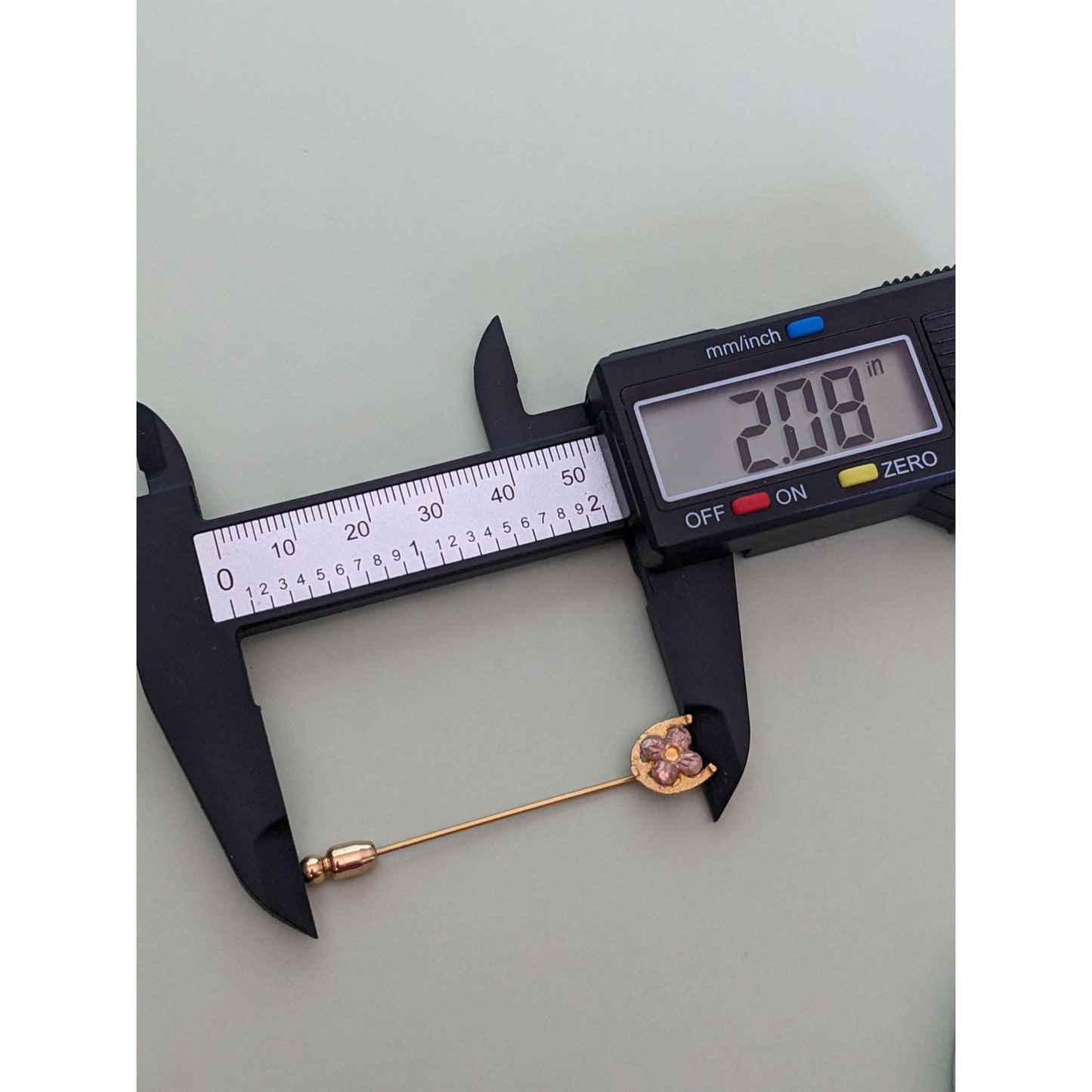 Vintage 10k Yellow and Rose Gold Flower on Horseshoe Stick Pin