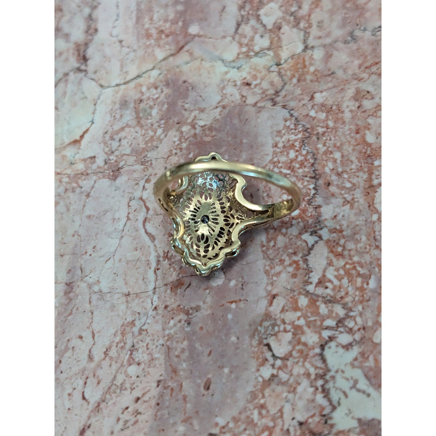 FLAW Vintage 14k Yellow Gold Filigree Diamond Cocktail Ring Size 7.75