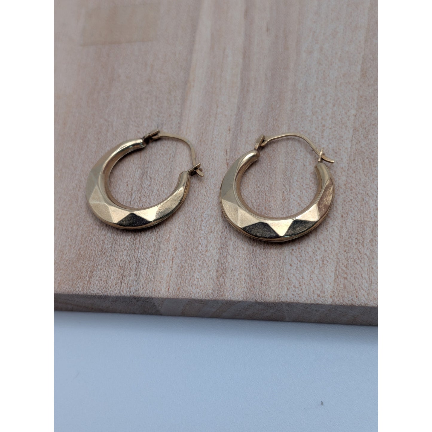 Vintage 10k Yellow Gold Lightweight Hollow Geometric Hoop Earrings