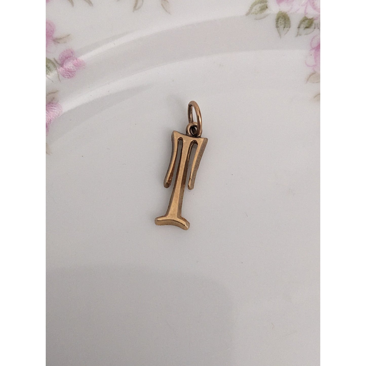 Vintage Unmarked 14k Yellow Gold Letter "T" Mini Charm Pendant