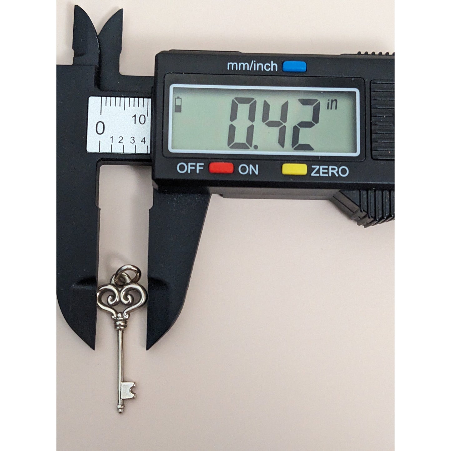 Vintage 14k White Gold Victorian Style Skeleton Key Pendant