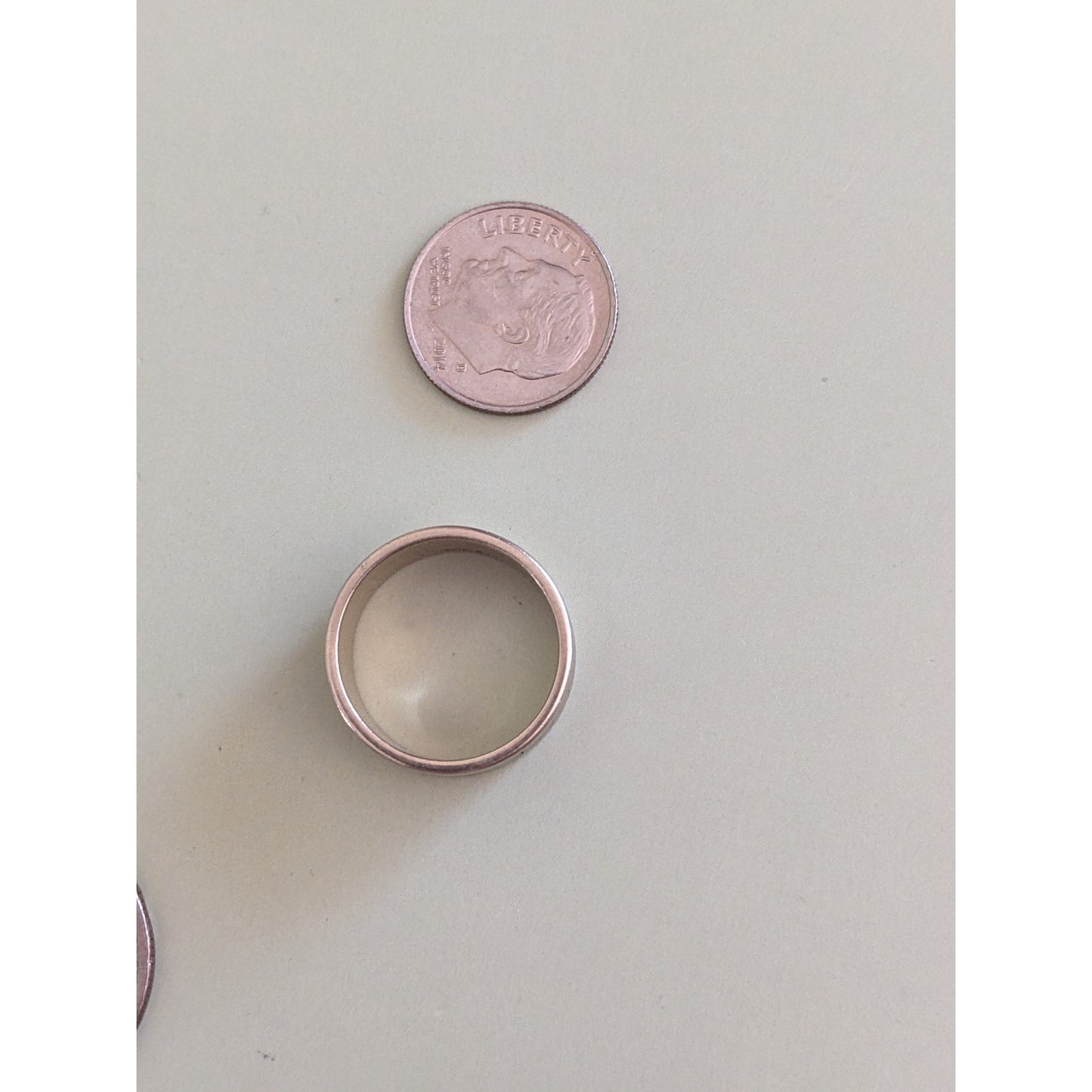 Vintage 14k Yellow Gold Thick Band Ring with Star Wave Engravings 6.25US