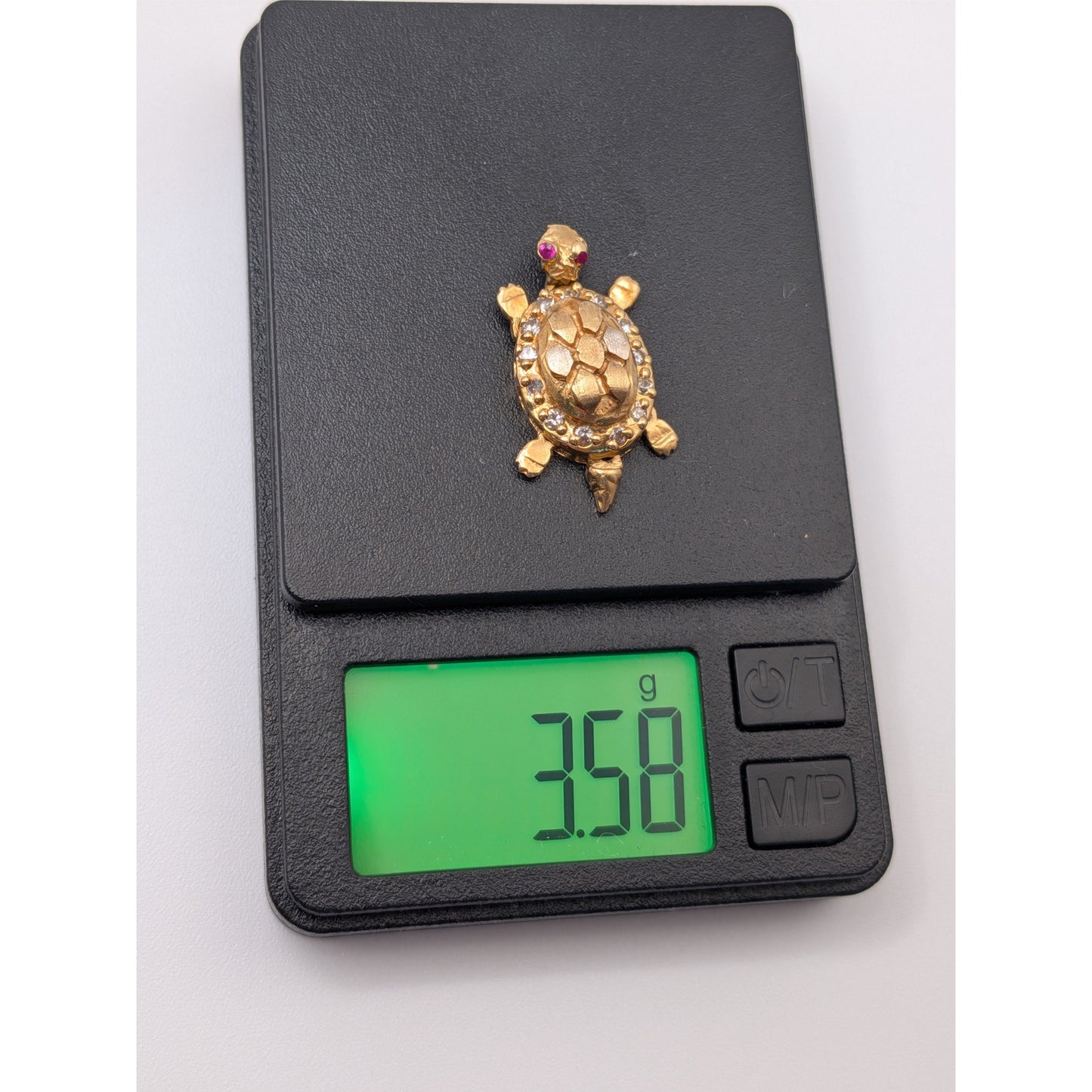 Vintage Unmarked 10k Gold Articulated Sea Turtle Pendant