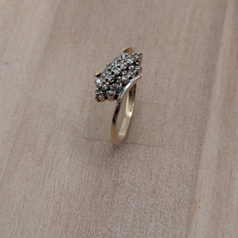 Vintage 10k Yellow Gold Diamond Cluster Ring Size 5.75