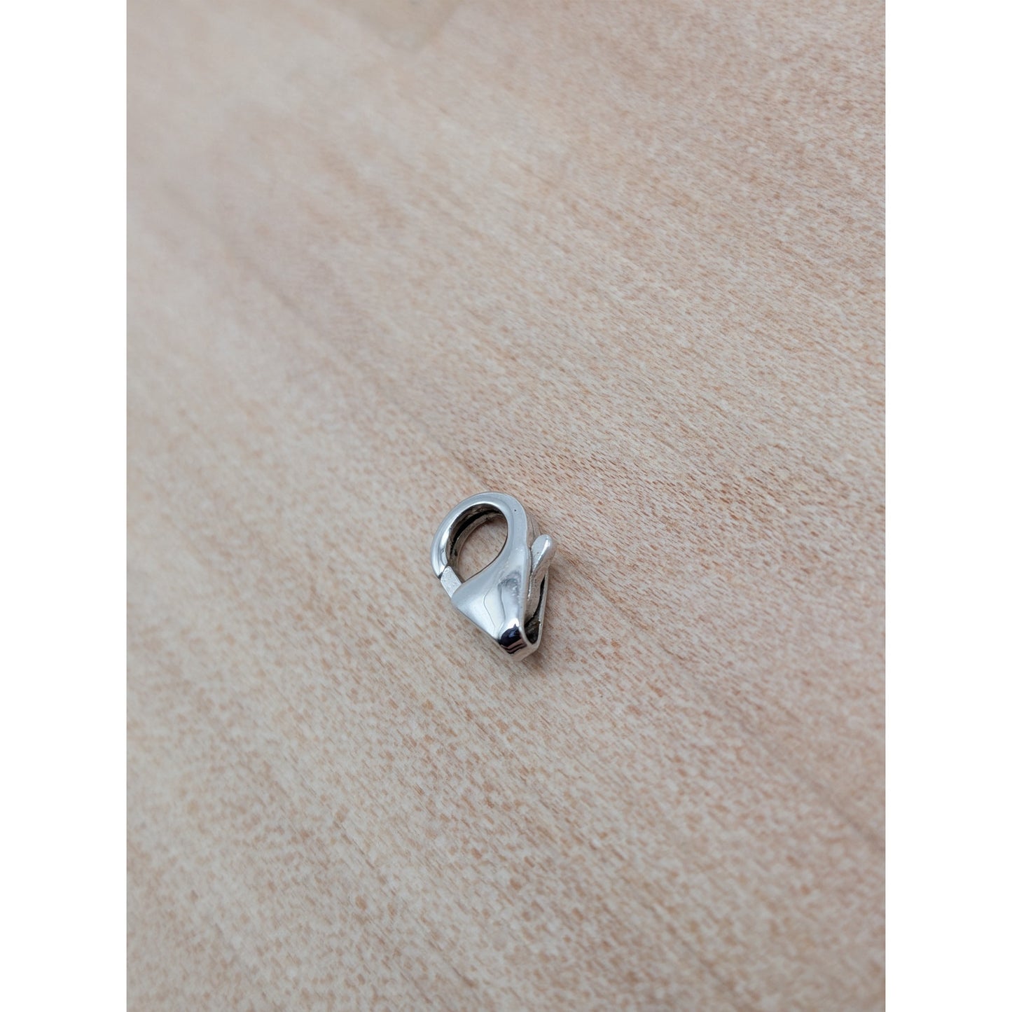 Preowned 18k White Gold Pear Shaped Trigger Lobster Clasp Finding