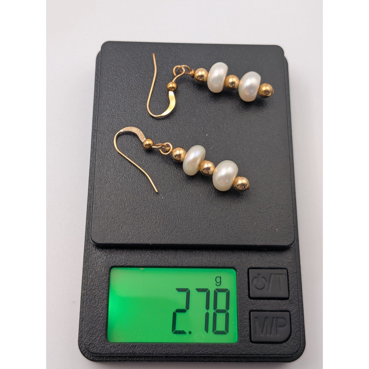 Vintage 10k Unmarked Yellow Gold and White Pearl Dangle Earrings