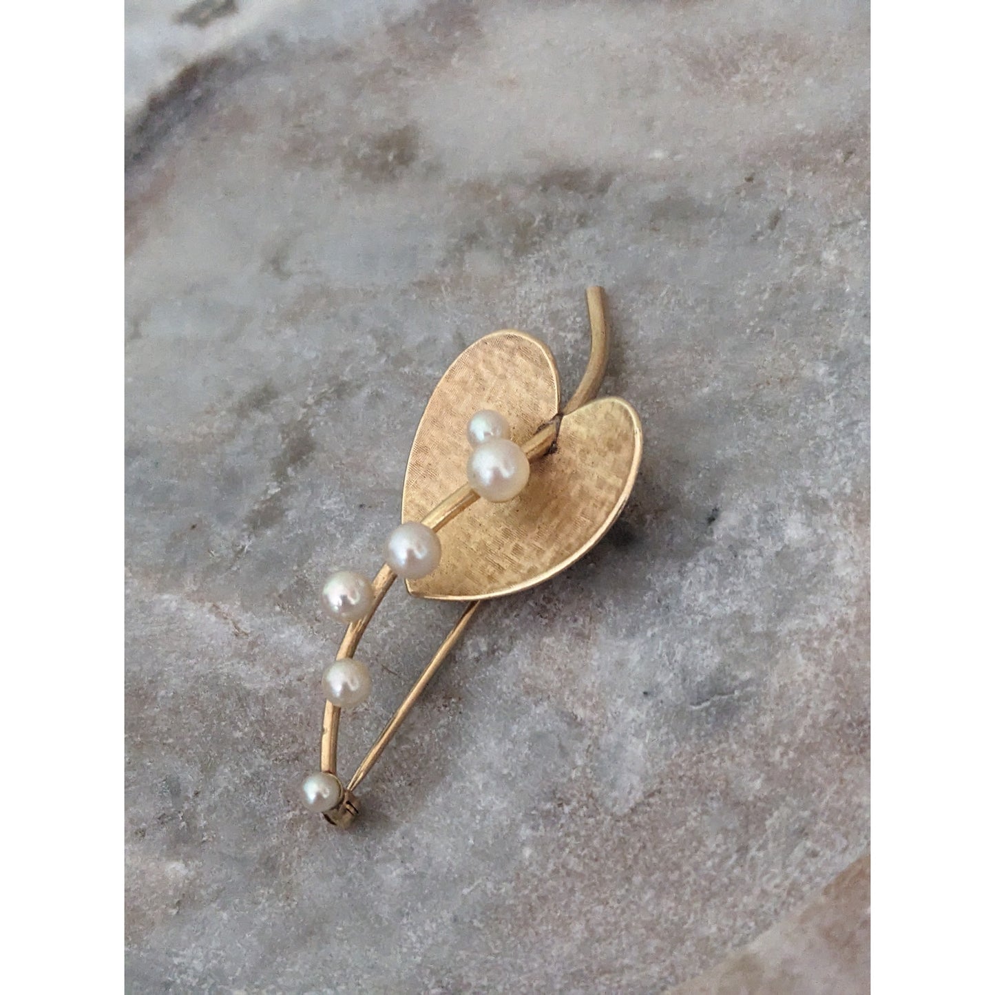 Vintage 14k Yellow Gold heart Leaf with Faux Pearls Brooch