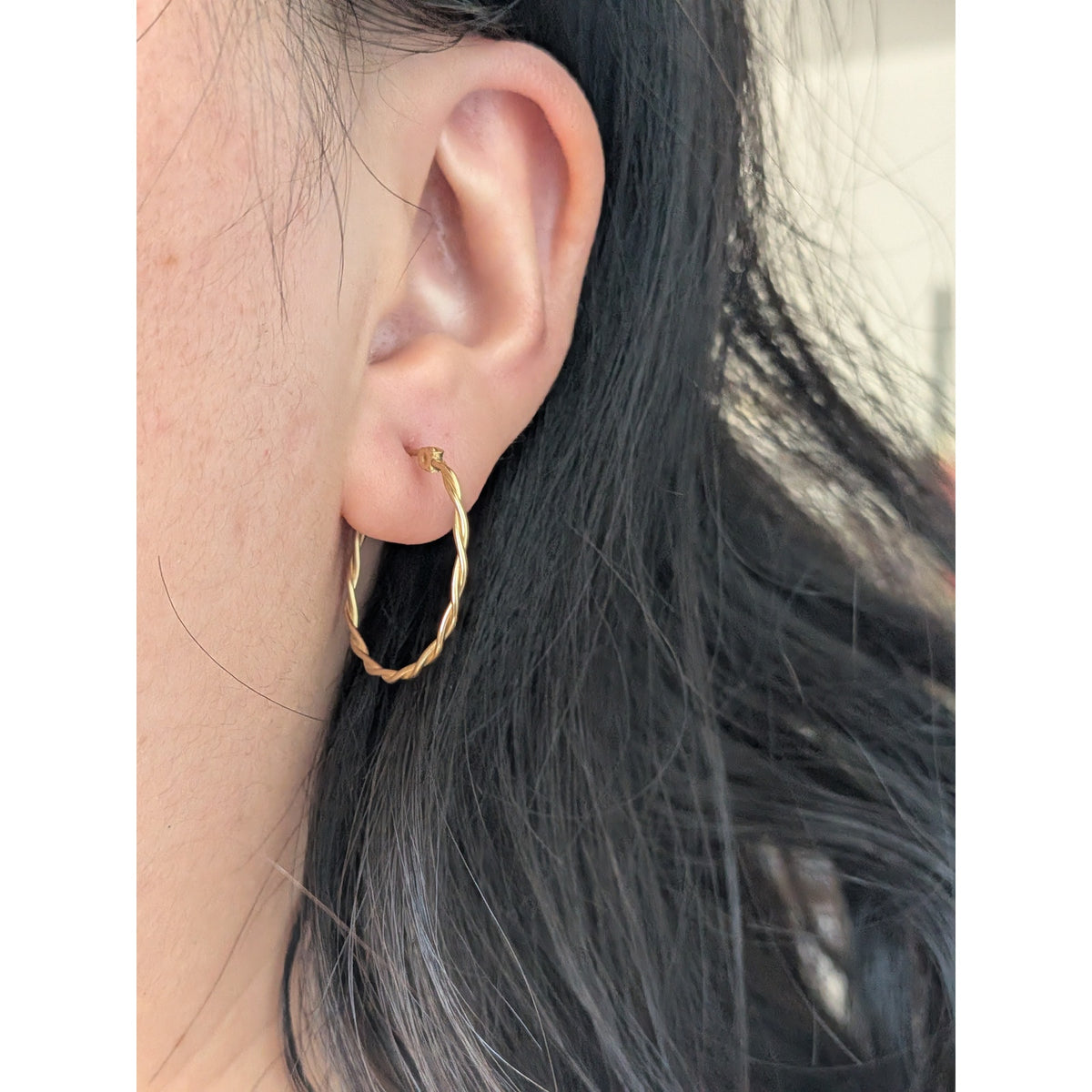 Vintage 14k Solid Yellow Gold Thin Twisted Wire Wrap Hoop Earrings
