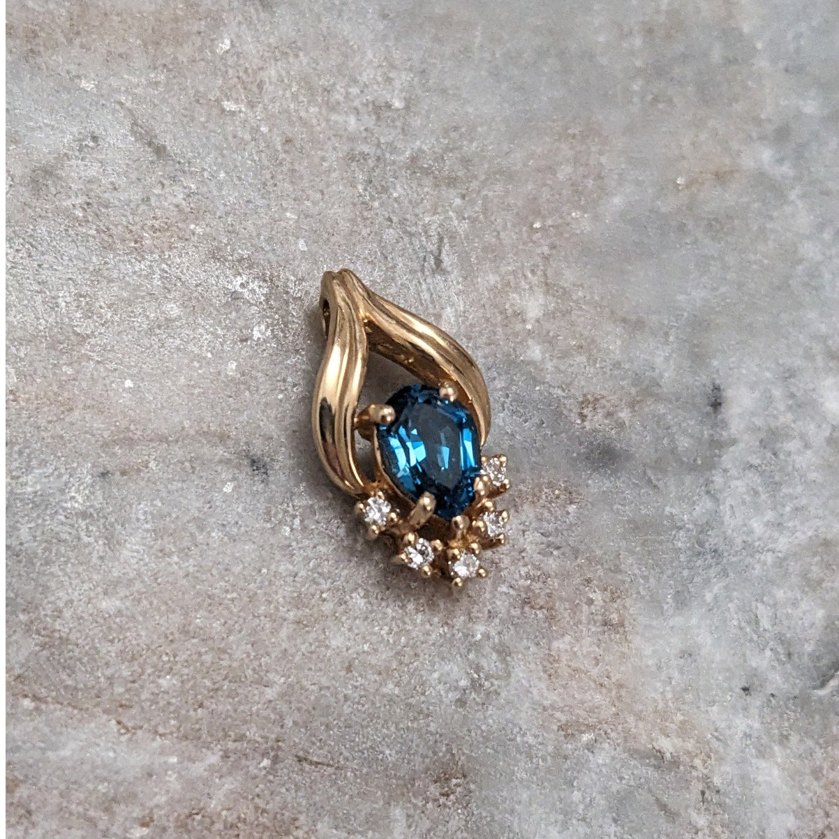 Vintage Unmarked 14k Yellow Gold Blue Topaz Diamond Accent Pendant