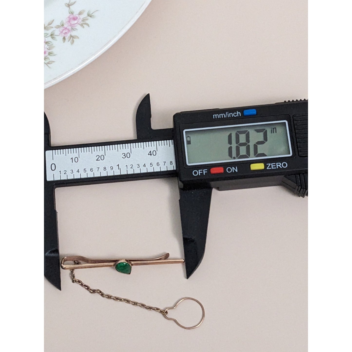 Vintage Unmarked 10k Rose Gold Tie Bar with Green Teardrop Gem