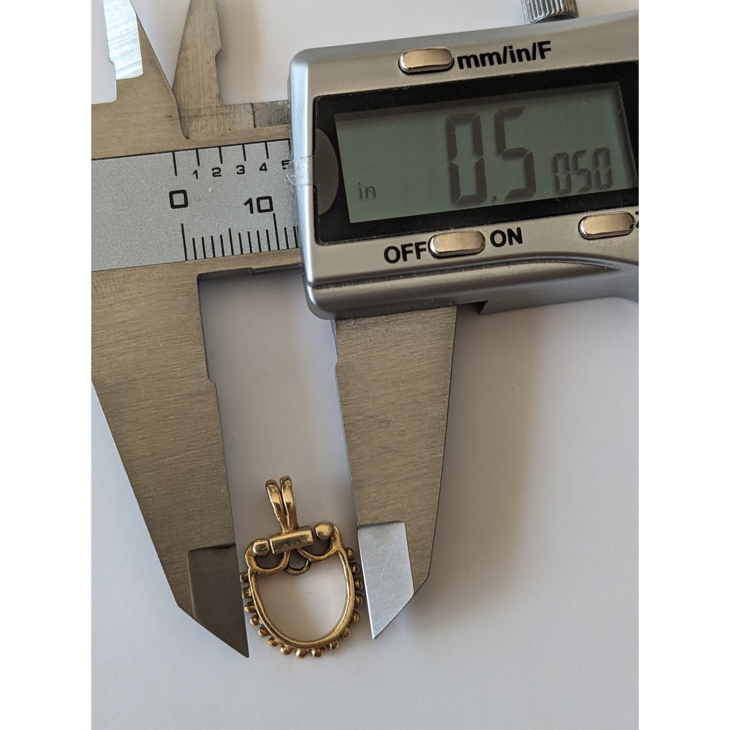 Vintage 14k Yellow Gold "U" Shaped Loop with Spherical Beads Pendant