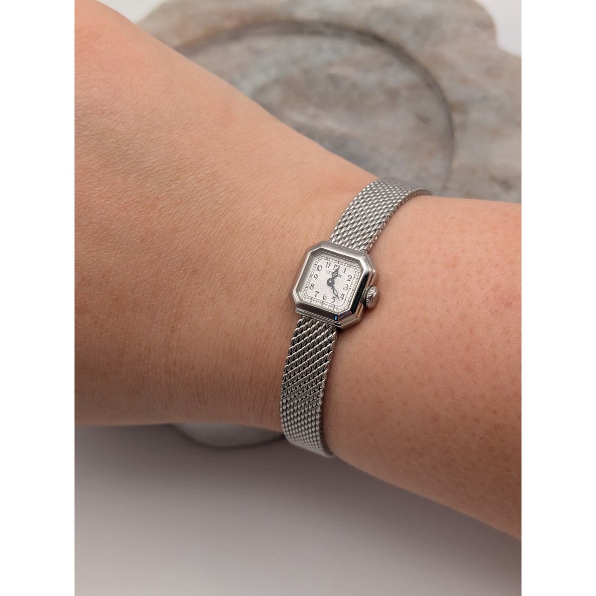 Vintage 1998 Citizen Silver Tone Petite Dainty Square Dial Quartz Watch