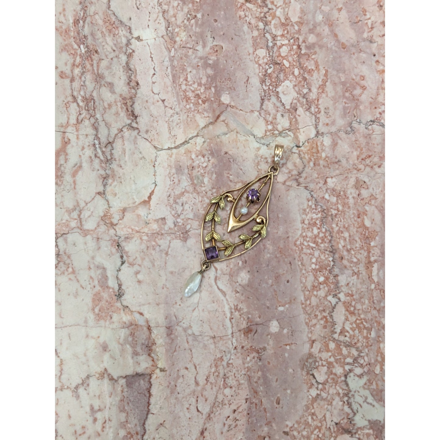 Vintage Unmarked 10k Gold Filigree Purple Stone Leaf Motif Lavalier Pendant