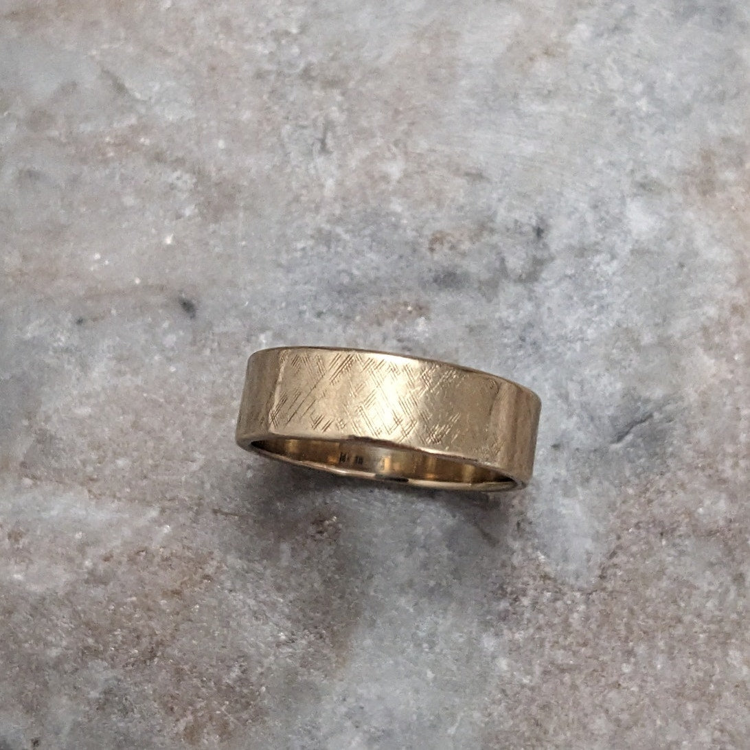 Estate 14k Yellow Gold 5.8mm Wide Grid Hatchet Textured Cigar Band Size 6