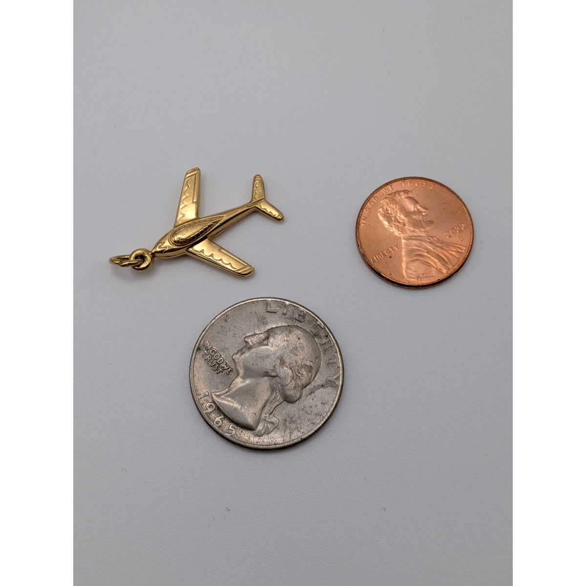 Vintage Unmarked 18k Solid Gold 3D Airplane Charm w/ Jump Ring (open)