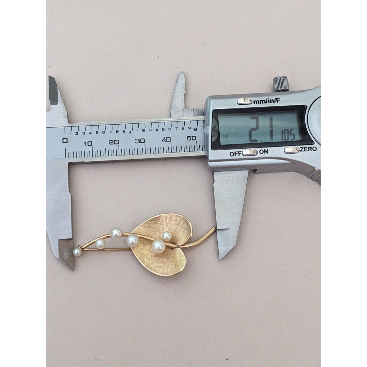 Vintage 14k Yellow Gold heart Leaf with Faux Pearls Brooch