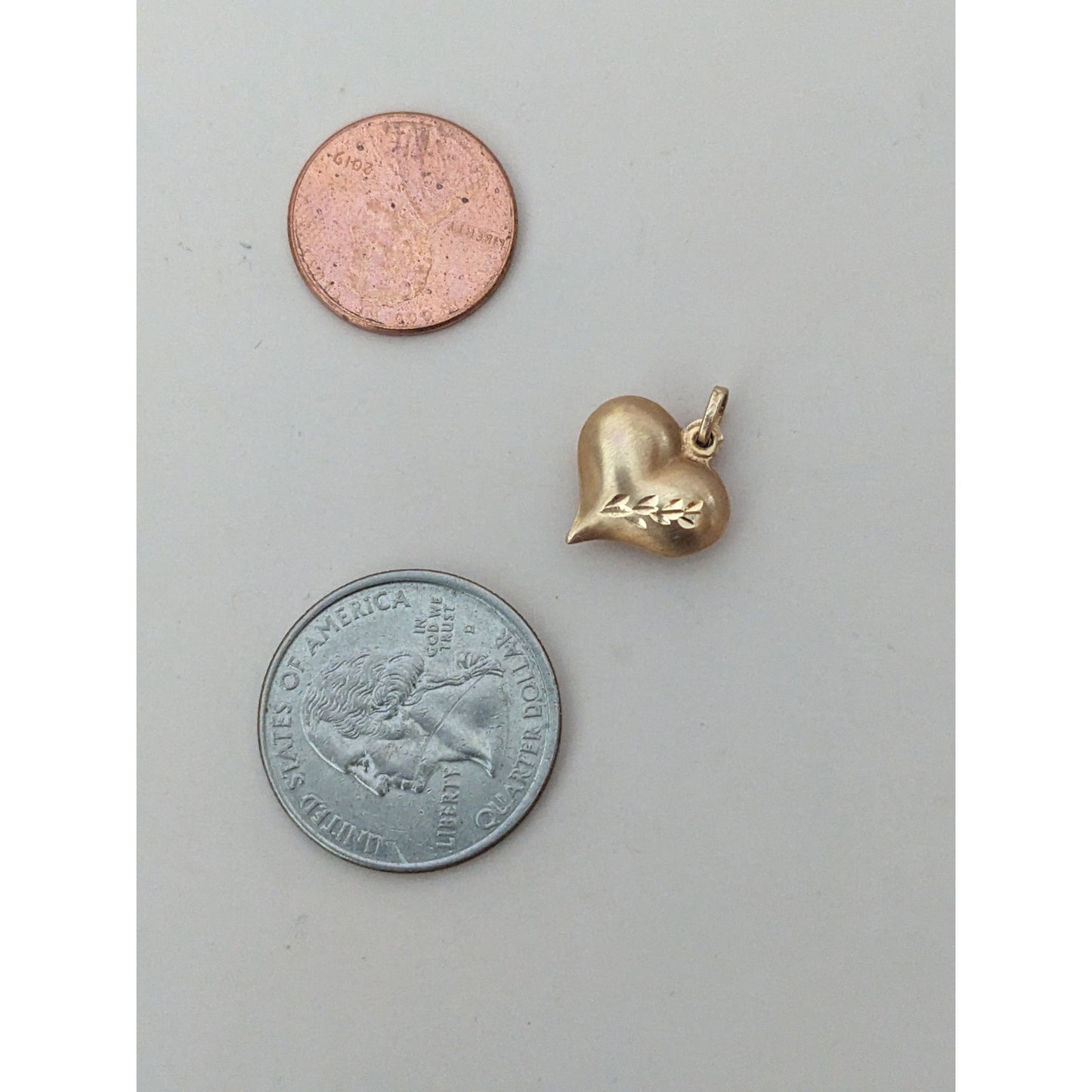 Vintage Unmarked 14k Yellow Gold Etched Heart Charm Pendant