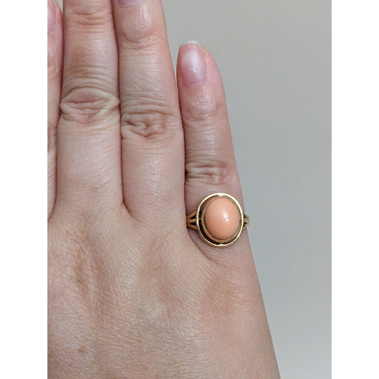 Vintage 14k Yellow Gold Ring with Pink Coral Cabochon Size 5.75