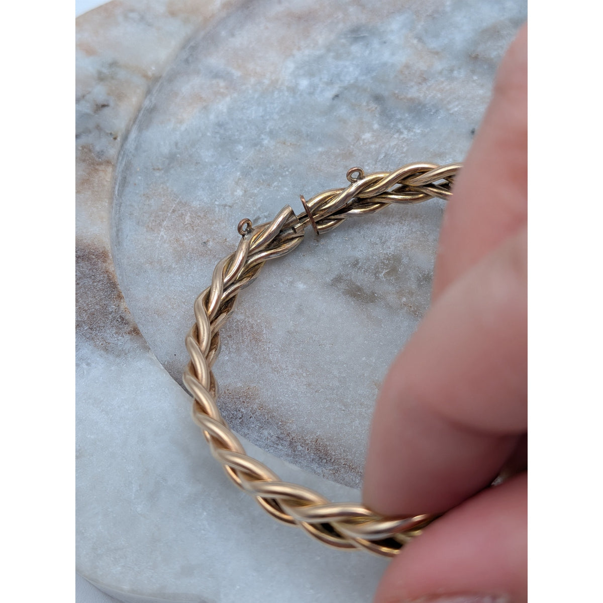 Vintage 9K Gold Filled Irish Claddagh Braided Bangle Bracelet