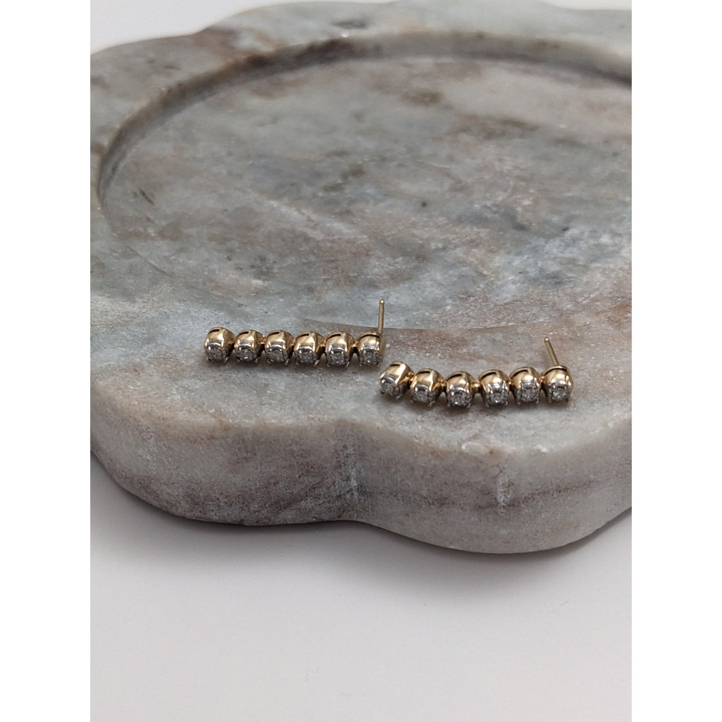 Vintage Unmarked 14k Yellow Gold Graduated Linear Diamond Drop Earrings