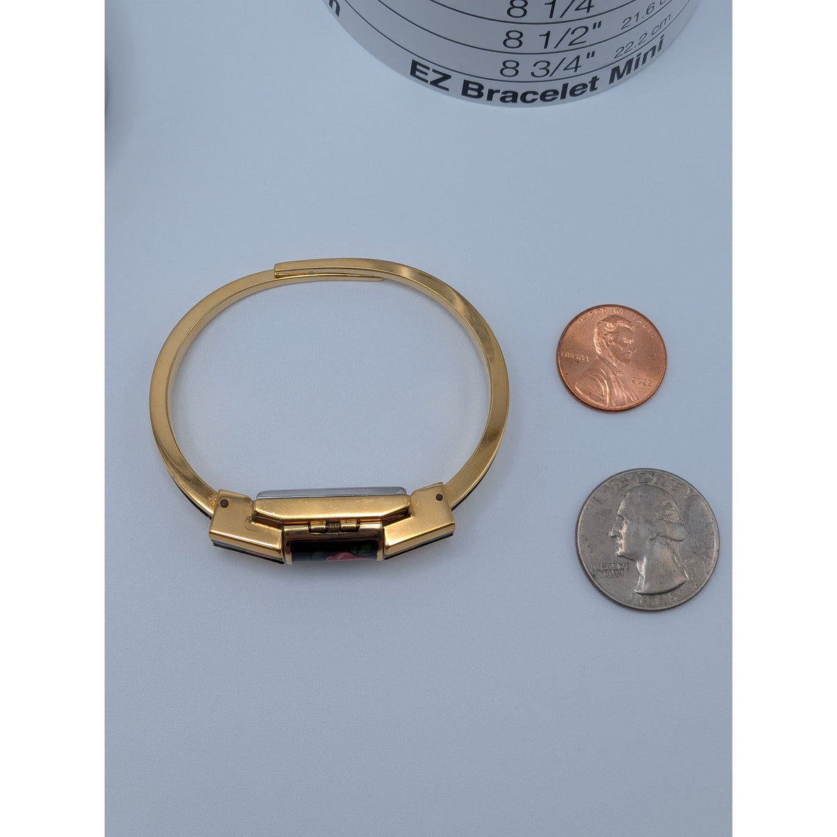 Vintage Chandler MANUAL Gold Tone Peekaboo Dainty Watch Black Enamel Red Roses