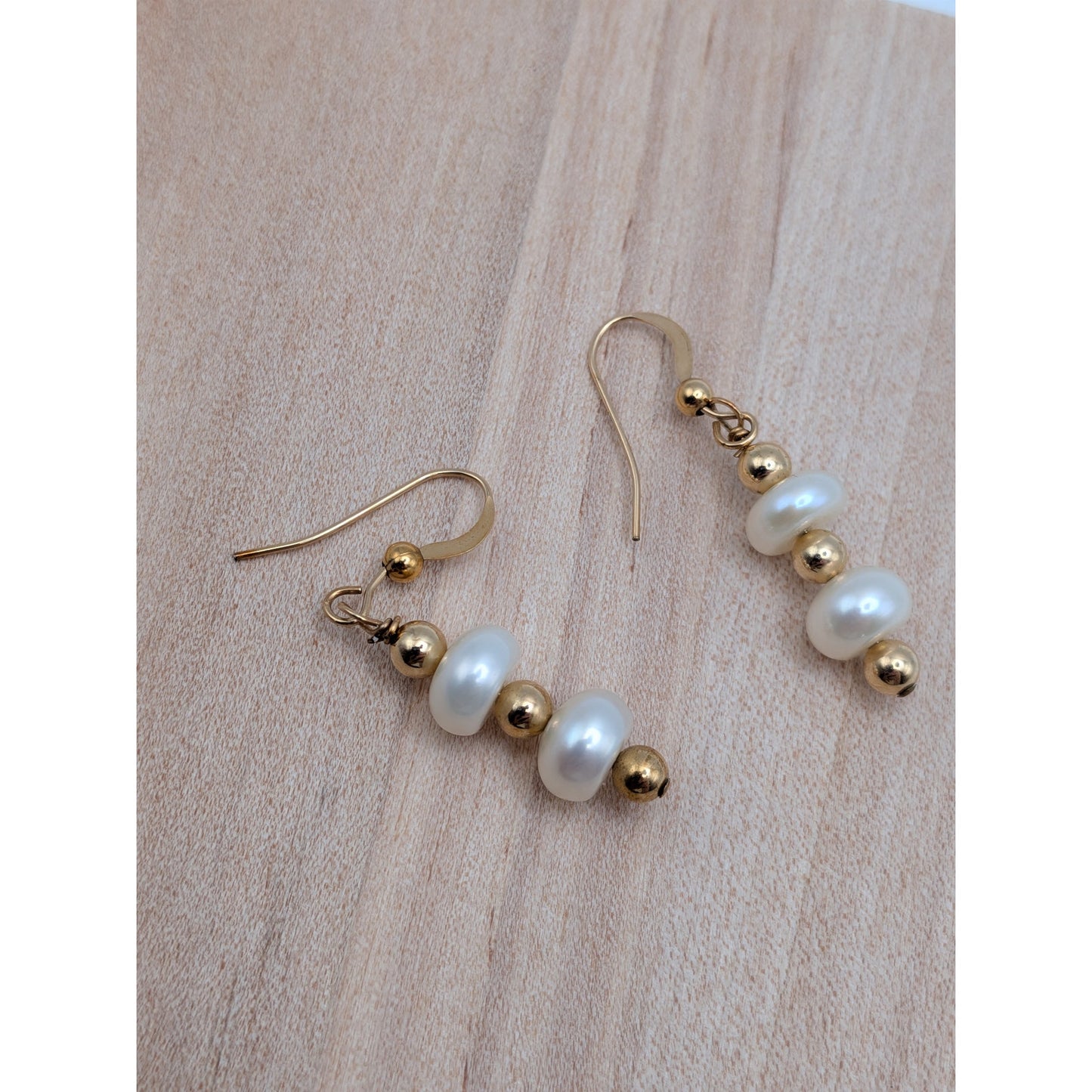 Vintage 10k Unmarked Yellow Gold and White Pearl Dangle Earrings