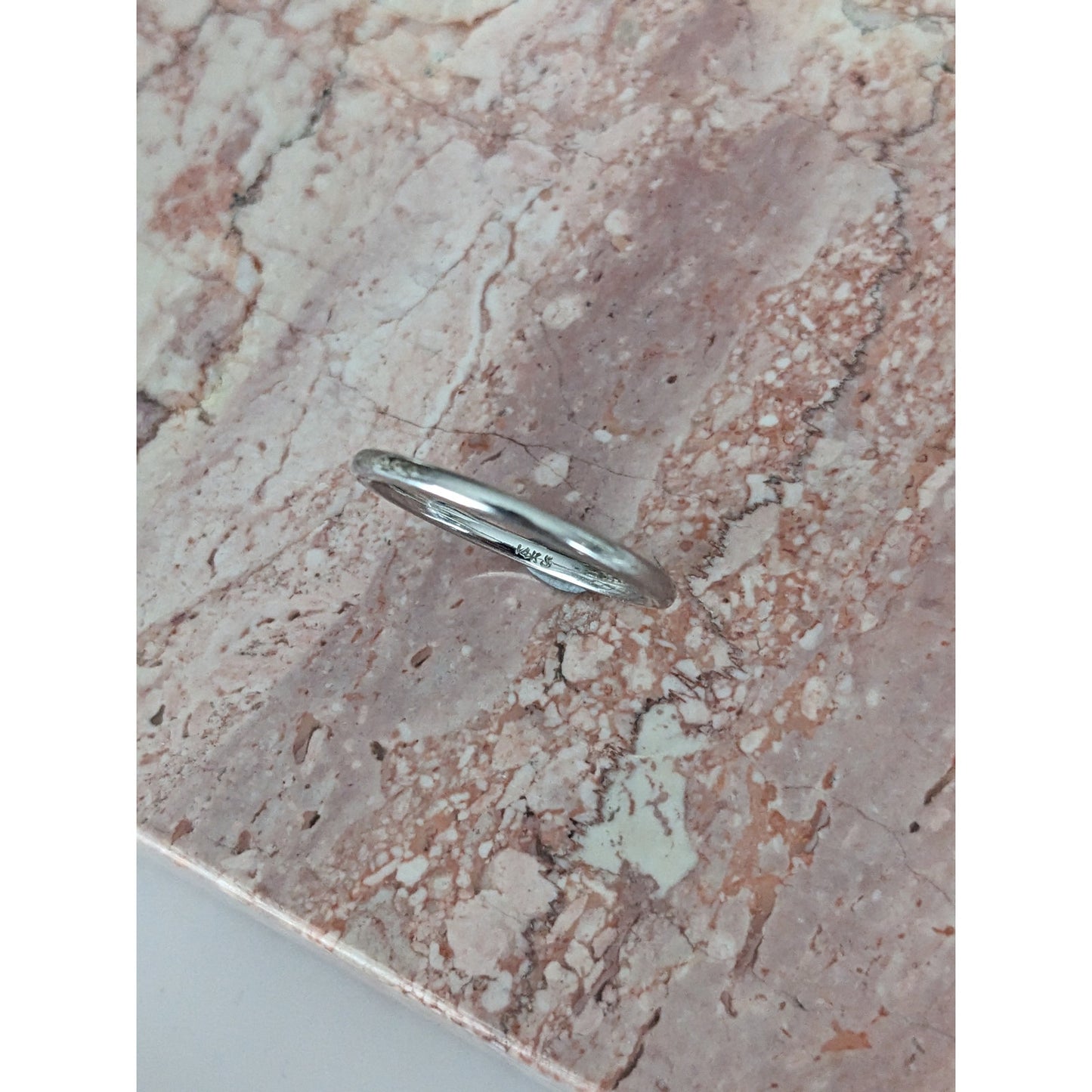 Estate 14k White Gold Simple Thin 2mm Wedding Band Rang Size 9.25