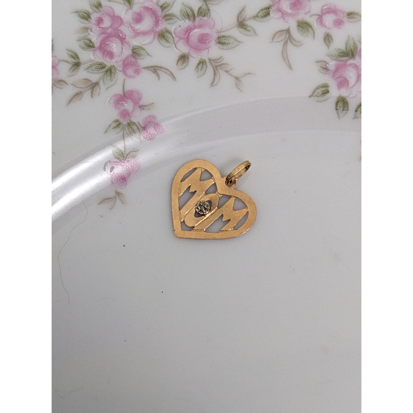 Vintage 14k Yellow Gold Flat Dainty "MOM" Heart Pendant with Super Tiny Gem