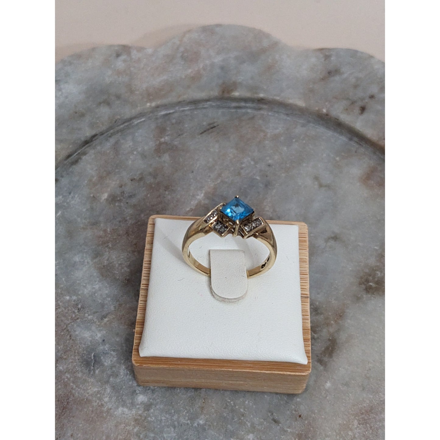 Vintage 10k Yellow Gold Blue Topaz and Diamond Accent Ring Size 8