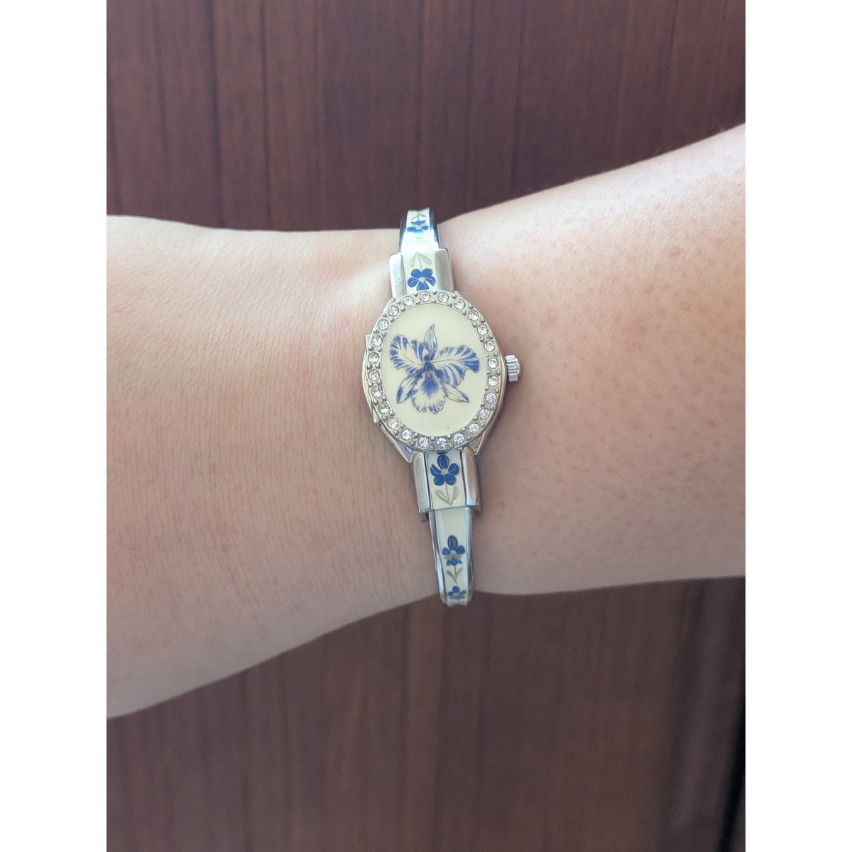 Vintage Andre Mouche Silver Tone Peekaboo Watch White Enamel Blue Flowers w/Box