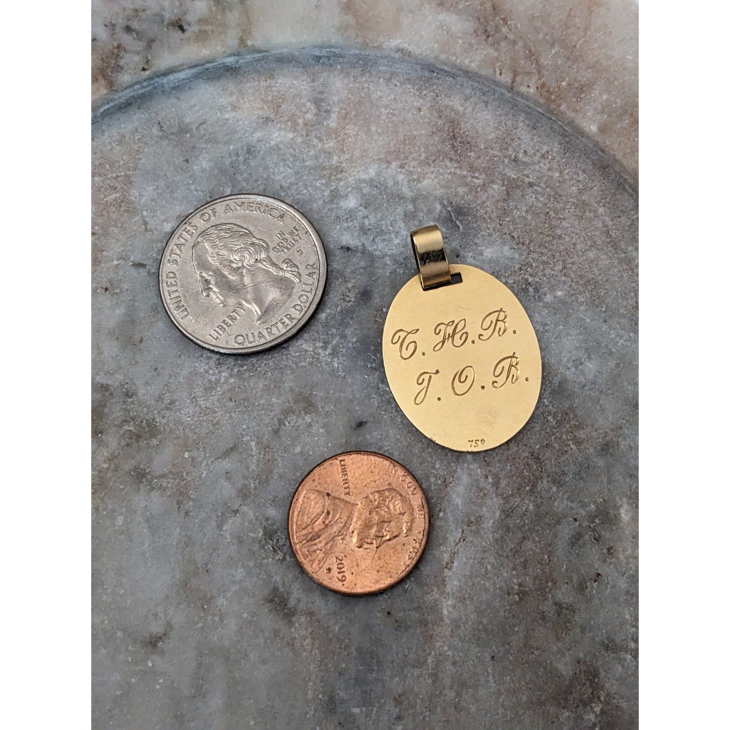Vintage 18k Yellow Gold Oval Pendant Engraved "Ti Amo" & "T.H.R. J.O.R"