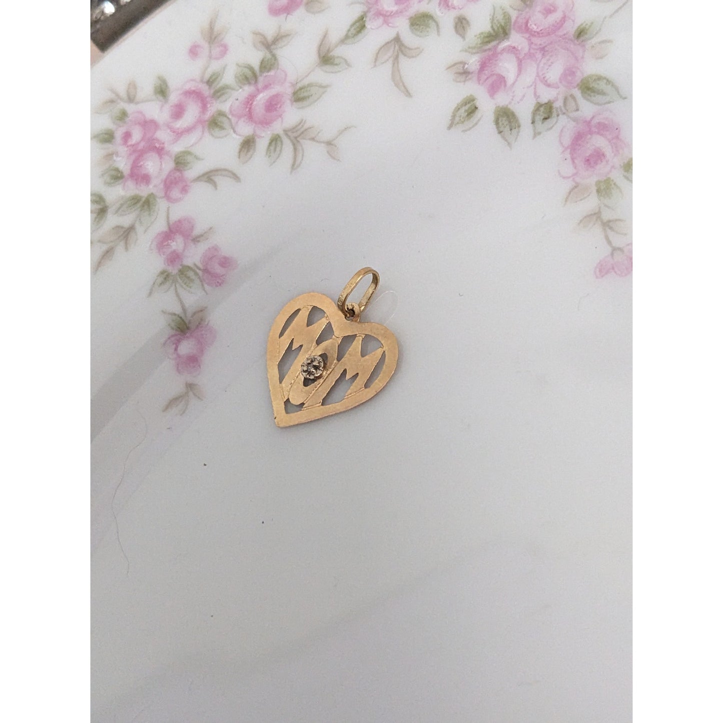 Vintage 14k Yellow Gold Flat Dainty "MOM" Heart Pendant with Super Tiny Gem