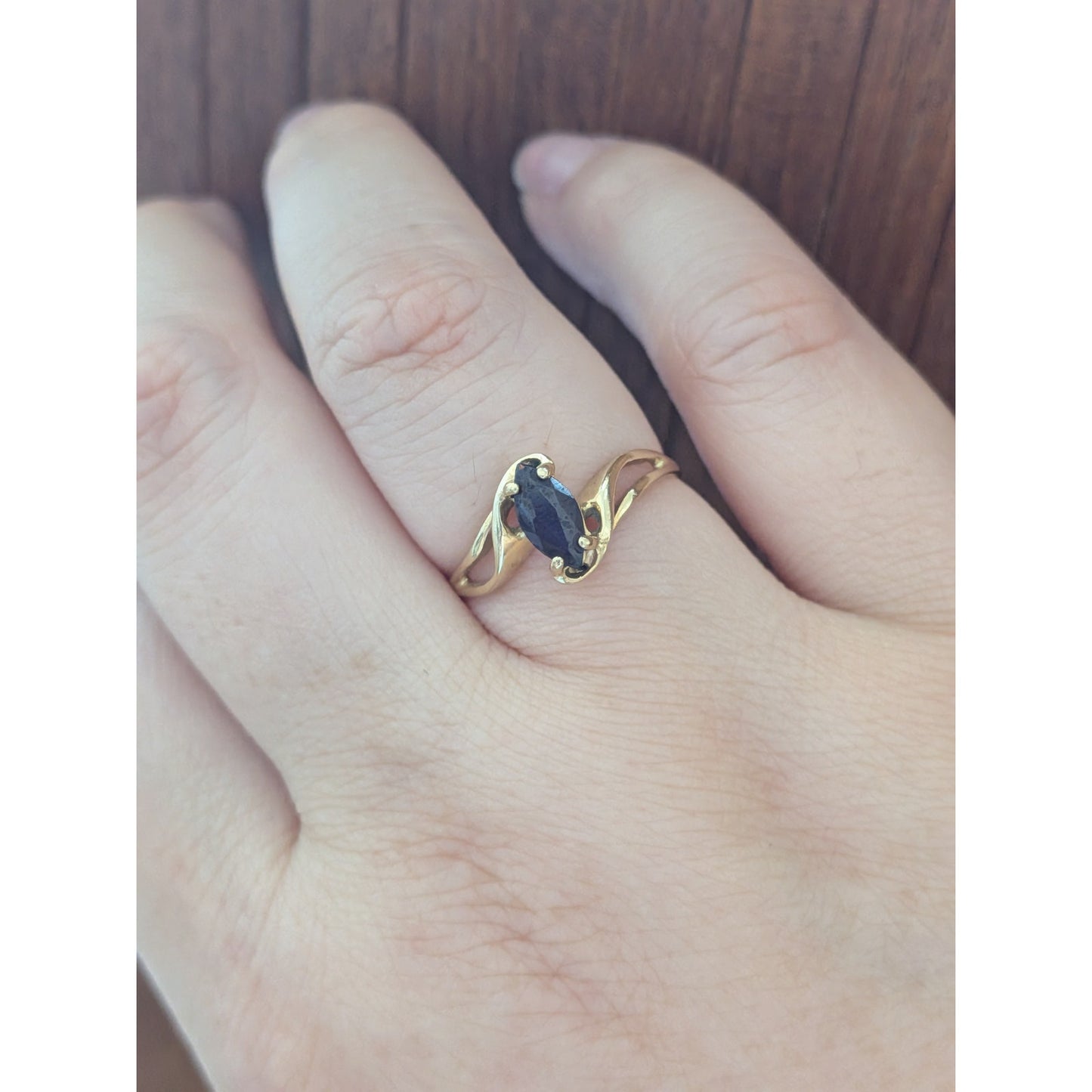 Vintage 10k Yellow Gold Ring Size 7 Dark Red Marquise Garnet
