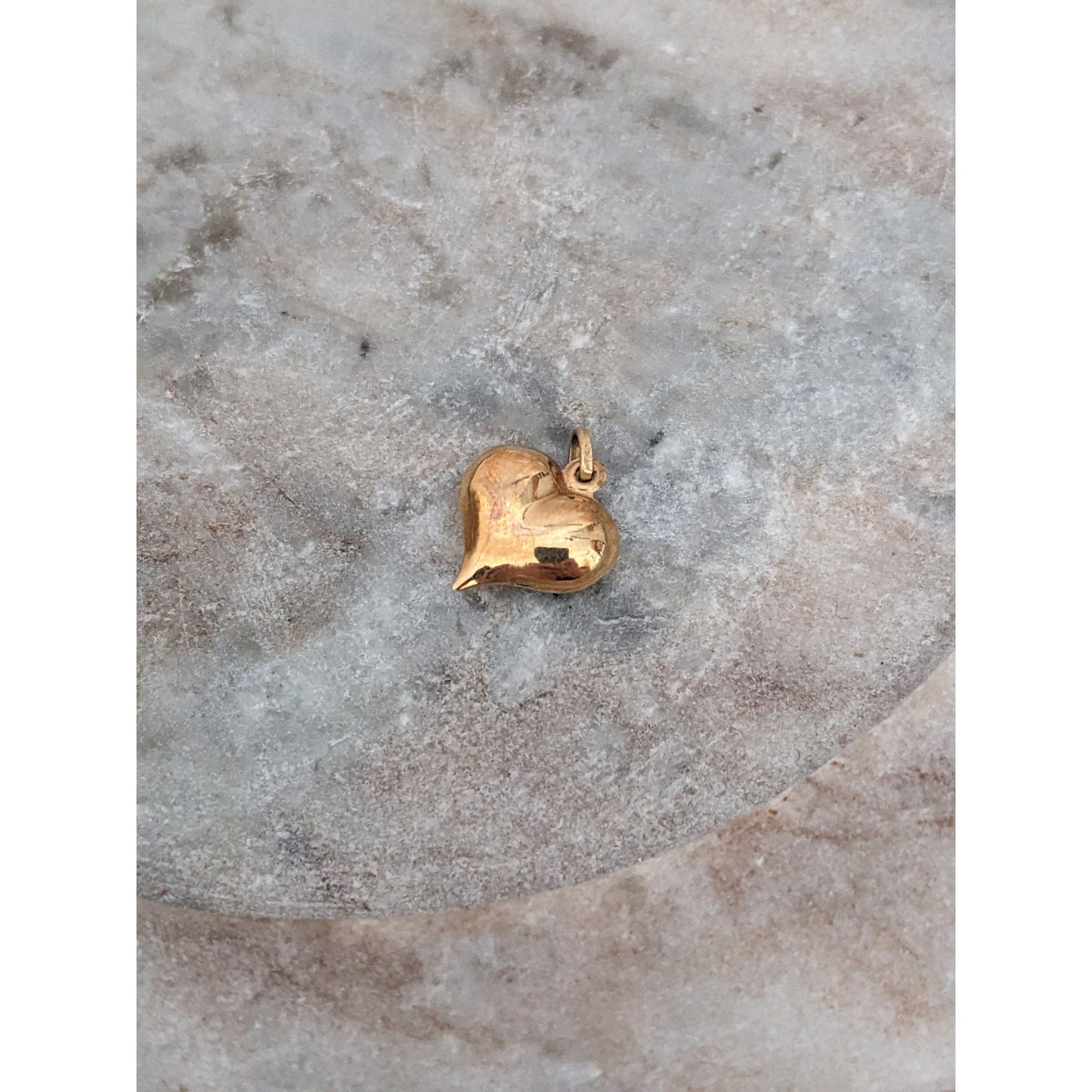 Vintage Unmarked 14k Yellow Gold Etched Heart Charm Pendant