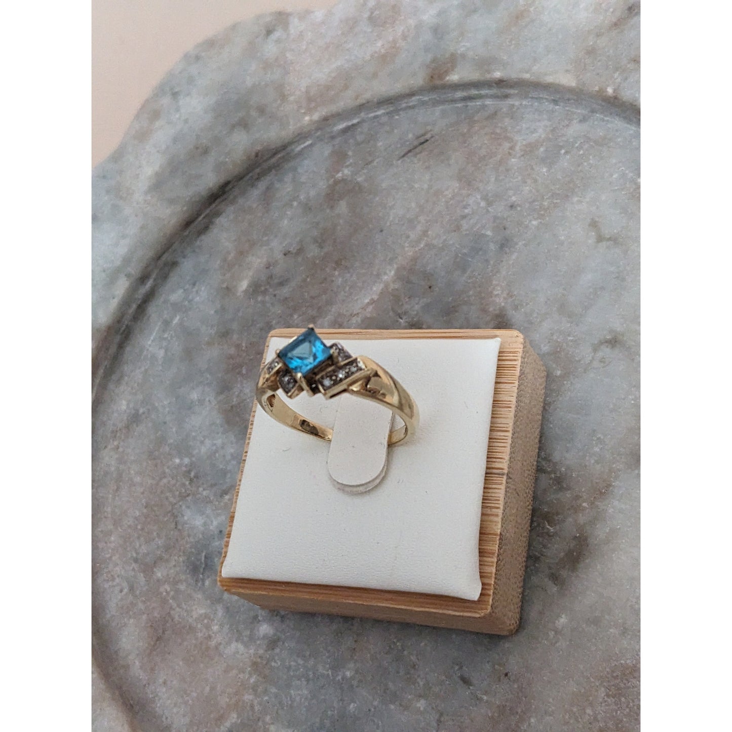 Vintage 10k Yellow Gold Blue Topaz and Diamond Accent Ring Size 8