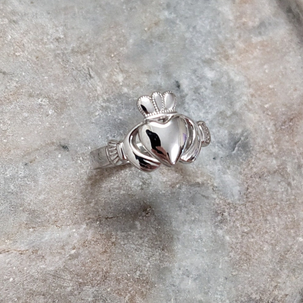 Estate 14k White Gold Irish Claddagh Heart Crown Ring Size 7