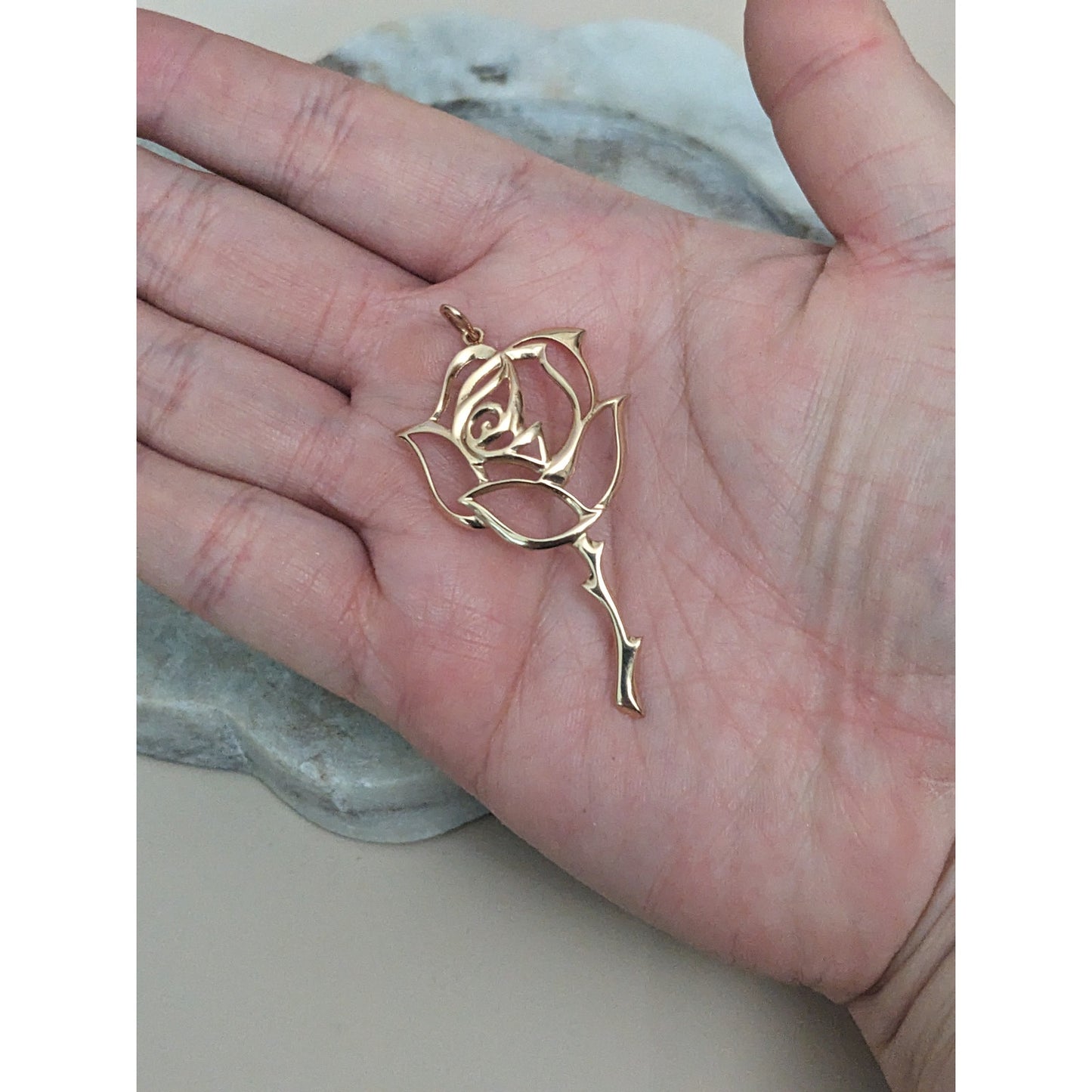 Vintage 14k Yellow Gold Rose Flower Cutout Pendant